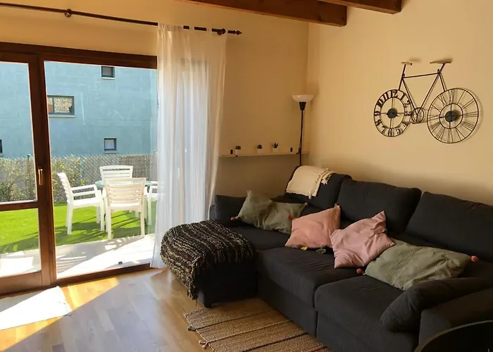 Casa Adosada Familiar Con Jardin Y Piscina